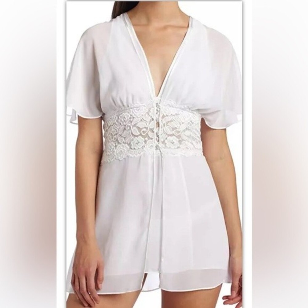 Seductive Wear By Cinema Etoile Sz Small Robe White Sheer Lace & Button …